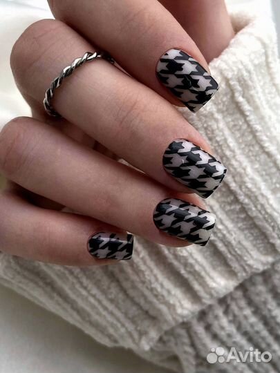 Модель на маникюр и педикюр бесплатно