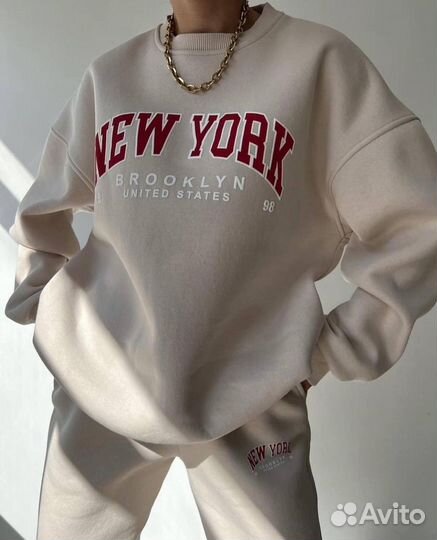 Спортивный костюм женский