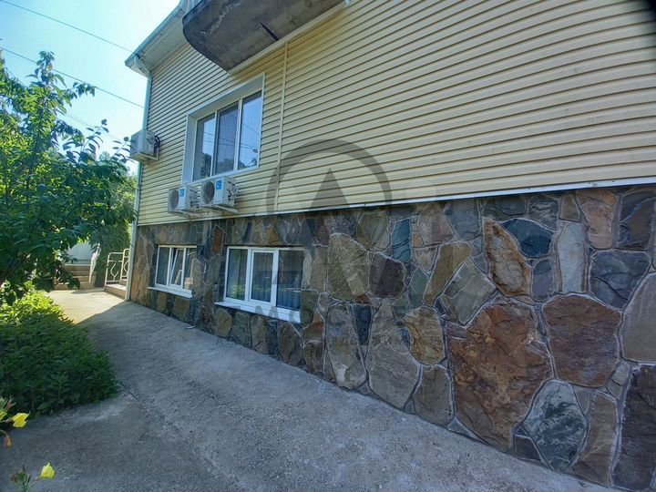 Дом 325 м² на участке 12 сот.