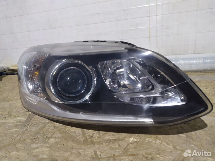 Фара правая volvo XC60 2013-2017 31420258