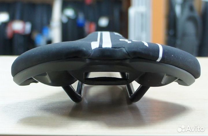 Седло для велосипеда Zeus Z1013