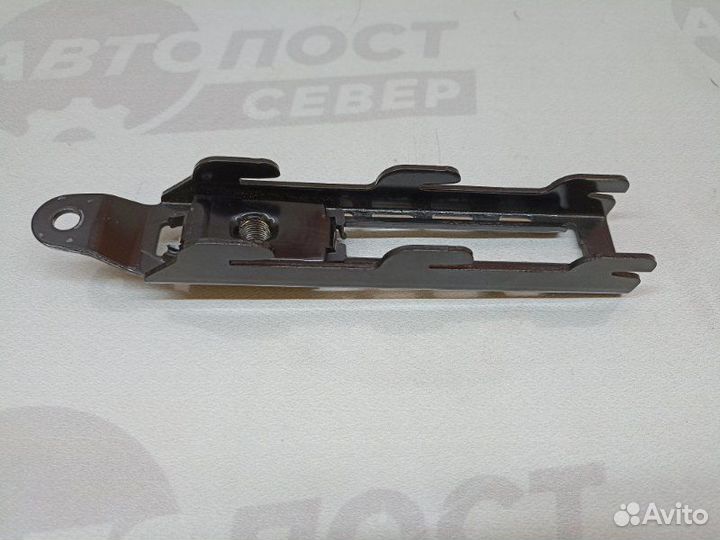 Механизм регулировки ремня безопасности Skoda