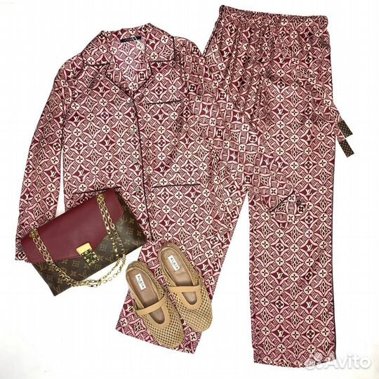 Костюм шелковый louis vuitton