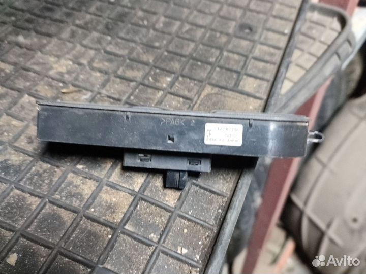 Opel astra h кнопка стеклоподъёмника пассажира