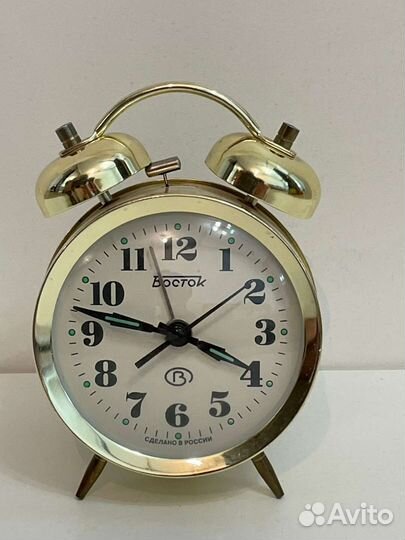 Часы настольные СССР, слава и восток, будильник