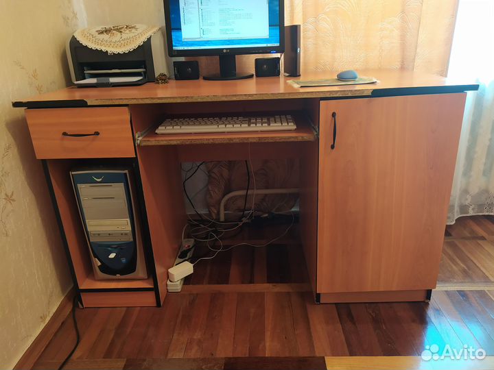 Компьютерный стол б/у