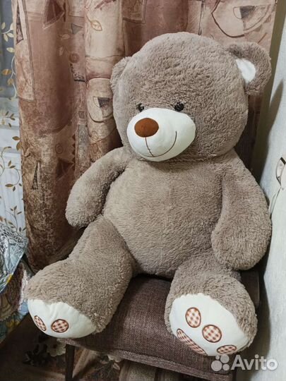 Большой мягкий медведь