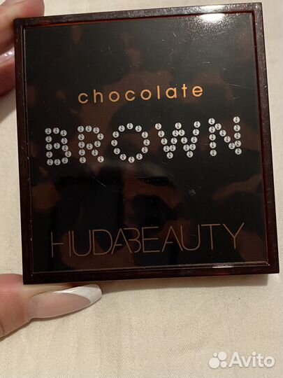 Палетка теней Huda Beauty Chocolate brown