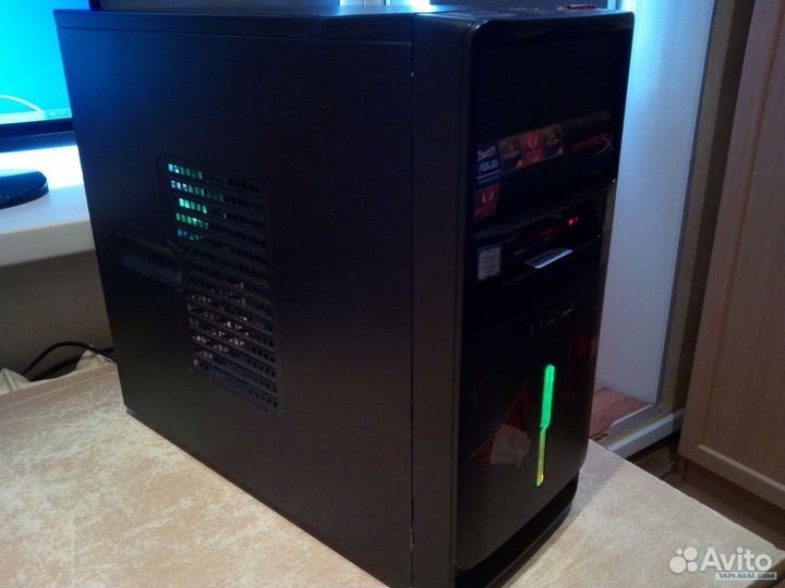 Игровой системный блок с монитором