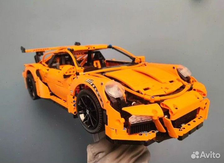 Яркий оранжевый Porsche 911 GT3 RS для сборки