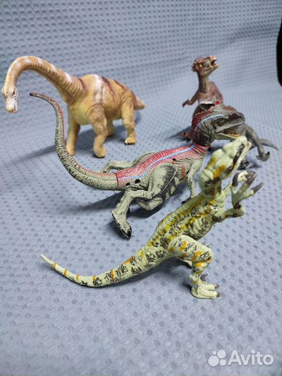 Динозавры игрушки с двигающимися частями