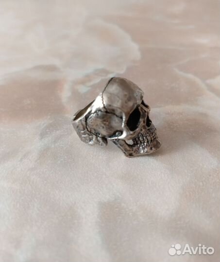 Кольцо с черепом