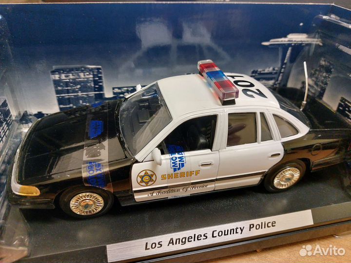 Коллекционная модель Ford Crown Victoria lacp 1:24