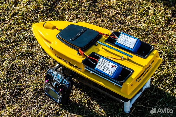 Прикормочный кораблик с GPS навигацией и двумя акб