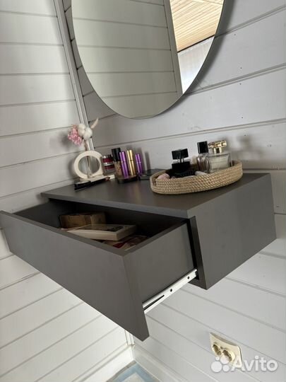 Туалетный столик