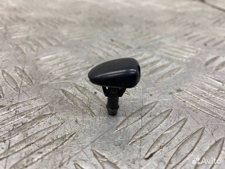 Б/У форсунка омывателя Mazda Demio 1 DW3W B3 1.3 Л