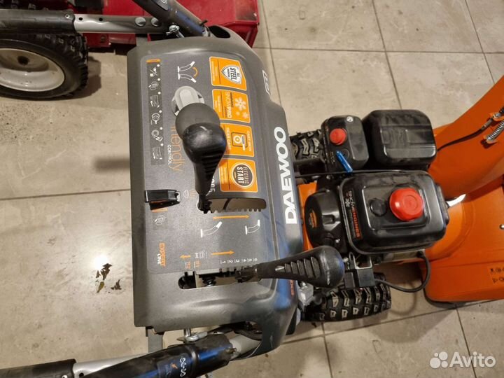 Снегоуборщик daewoo