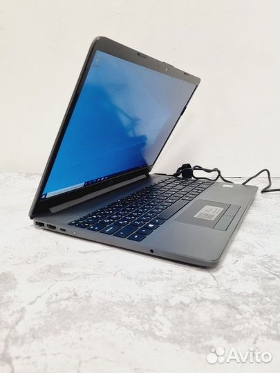 Ноутбук HP 250 G8 i3 1005G1/256GB
