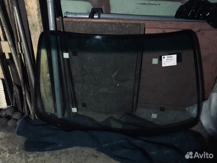 Стекло лобовое Тойота Карина Е