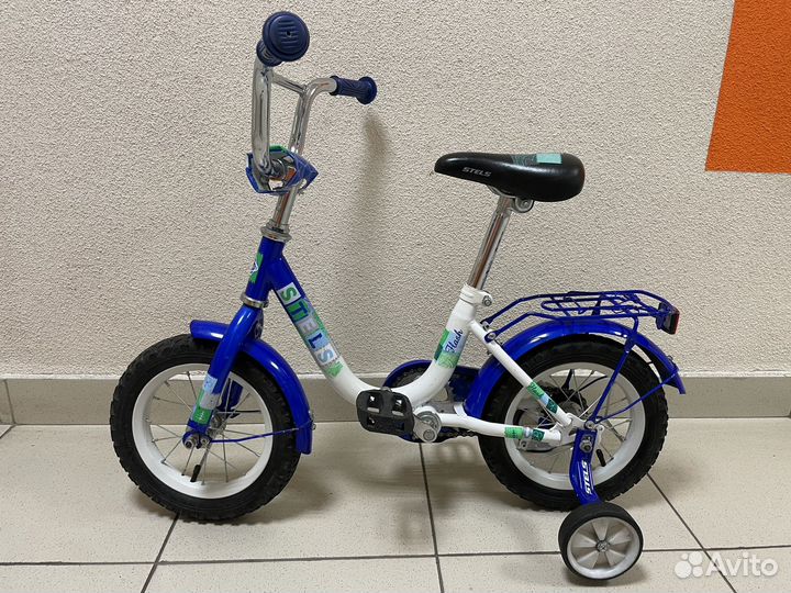 Детский велосипед 12 с дополнительными колесиками