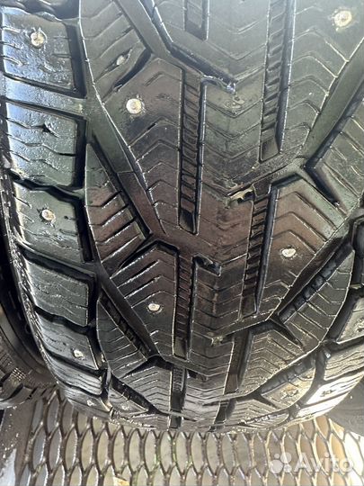 Tigar Ice 215/55 R17 92T