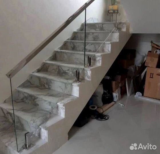 Стеклянное ограждение для лестницы любой сложности