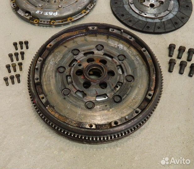 Маховик двухмассовый в сборе VW Golf 4 1.8T