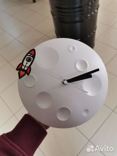 Часы Rocket Moon Clock