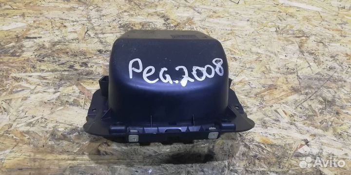 Консоль салона (центральная часть) Peugeot 2008