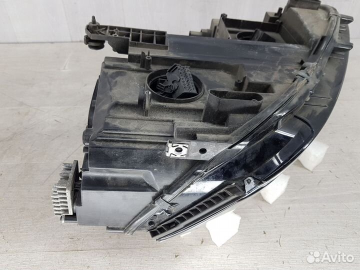 Фара левая Volkswagen Tiguan