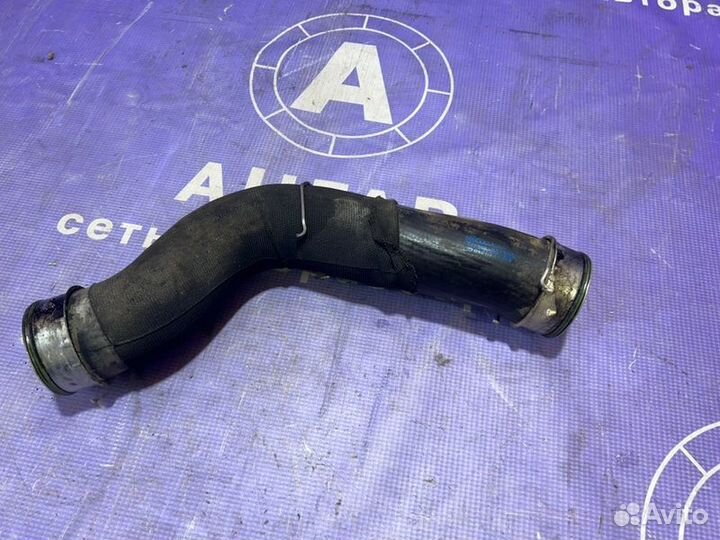 Патрубок интеркулера Volkswagen Touareg 7L 5.0 AYH