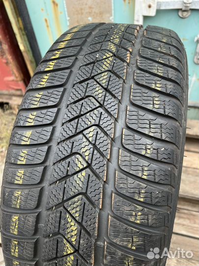 Pirelli Winter Sottozero 3 245/40 R19