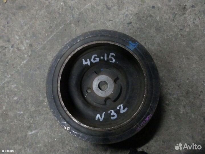 Шкив коленвала на mitsubishi - 4G15