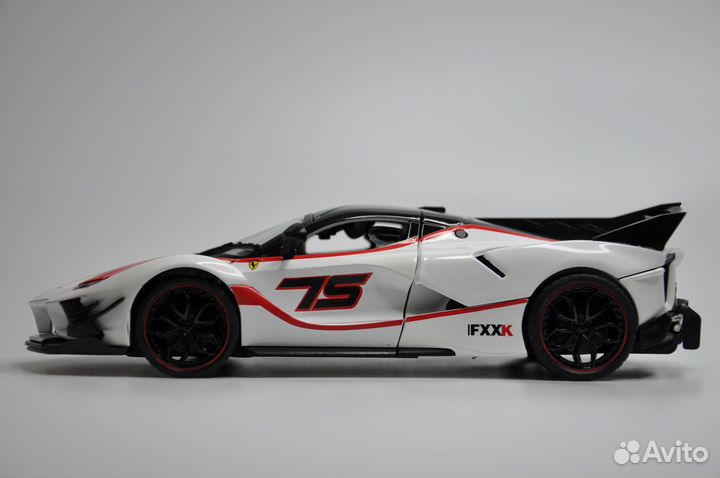 Модель автомобиля Ferrari FXX-K Evo металл