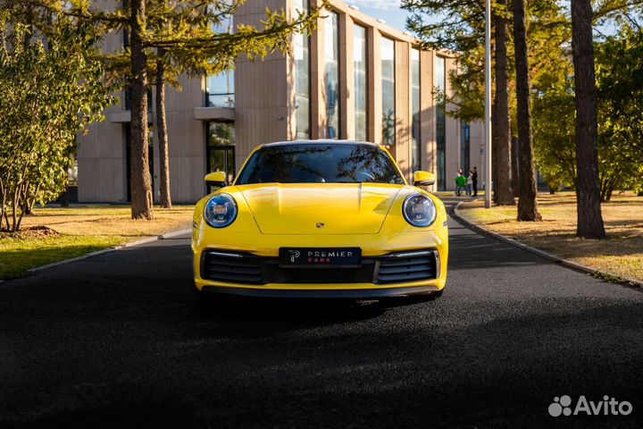 Аренда авто Porsche 911 Carrera 4S