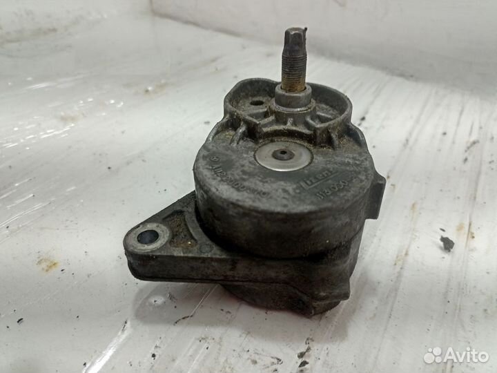 Натяжитель ремня Мерседес