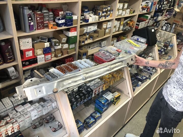 Отбойник заднего бампера Опель Астра J седан 2014