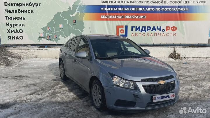 Стекло двери задней левой Chevrolet Cruze 96833085
