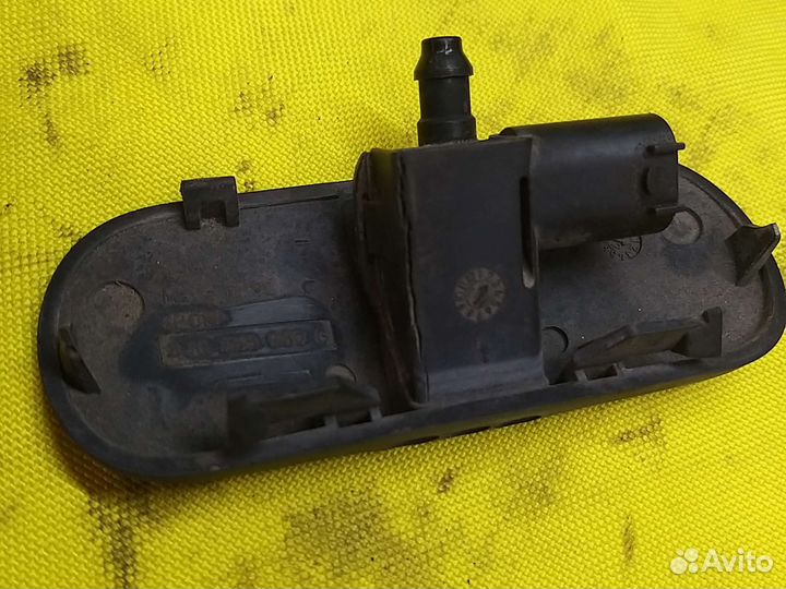 Форсунка омывателя стекла Audi Q3 с подогревом