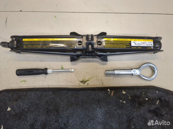 Набор инструментов штатный Opel Zafira B, 2013