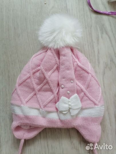 Демисезонные шапки для девочки