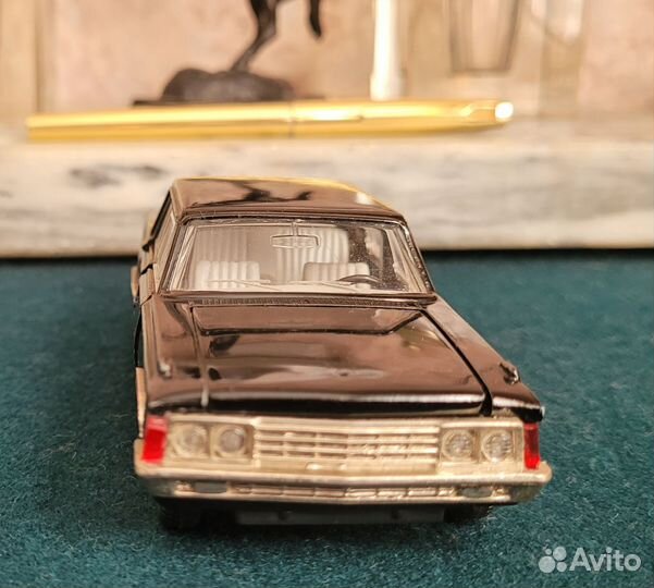Модель АВТОМОБИЛЯ ЗИЛ-117 сделано СССР 1:43