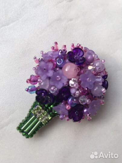 Брошь из бисера
