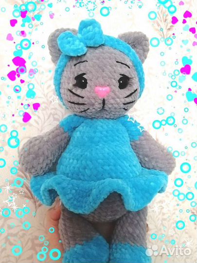 Кошечка плюшевая