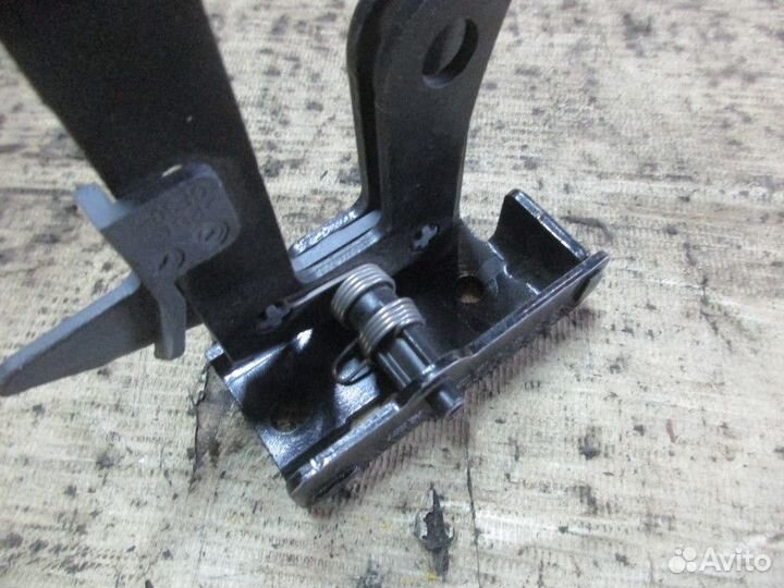 Крючок капота mercedes benz GLC-Class C253 coupe 2