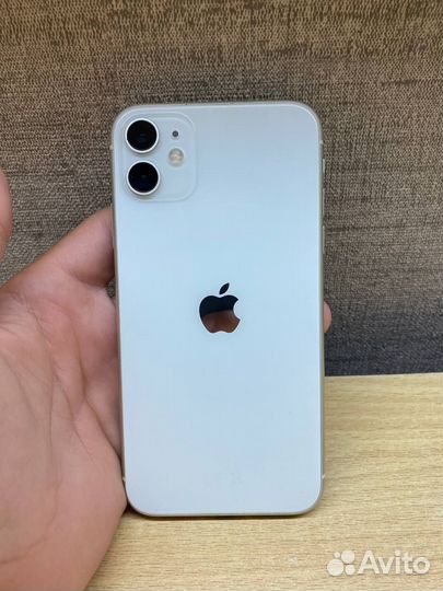 Телефон iPhone 11