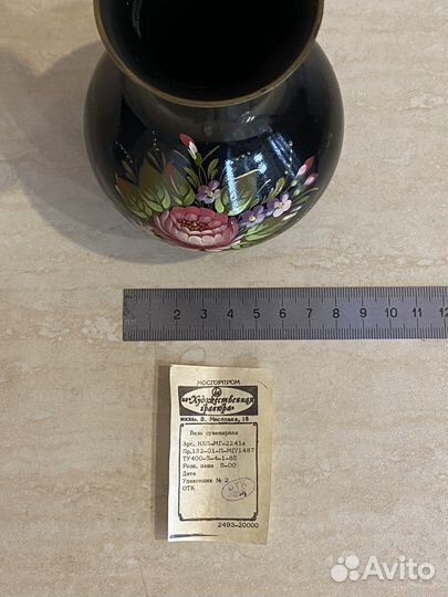 Фигурки и посуда