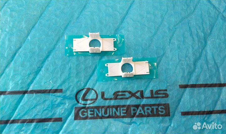 Кронштейн парктроника Лексус Es New 2015-2018