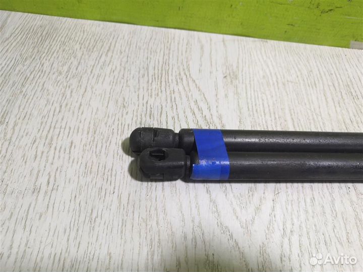 Амортизатор двери багажника Шкода Октавия А4