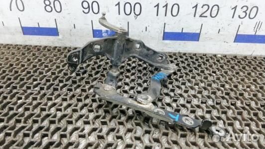 Петля капота mercedes benz S-class W221 (7AD12D501